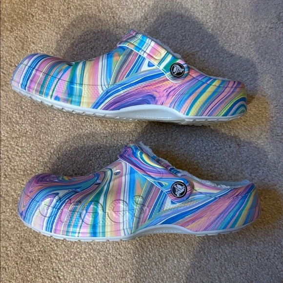Crocs Rainbow Tie Dye Lined M6/W8 - Picture 3 of 6